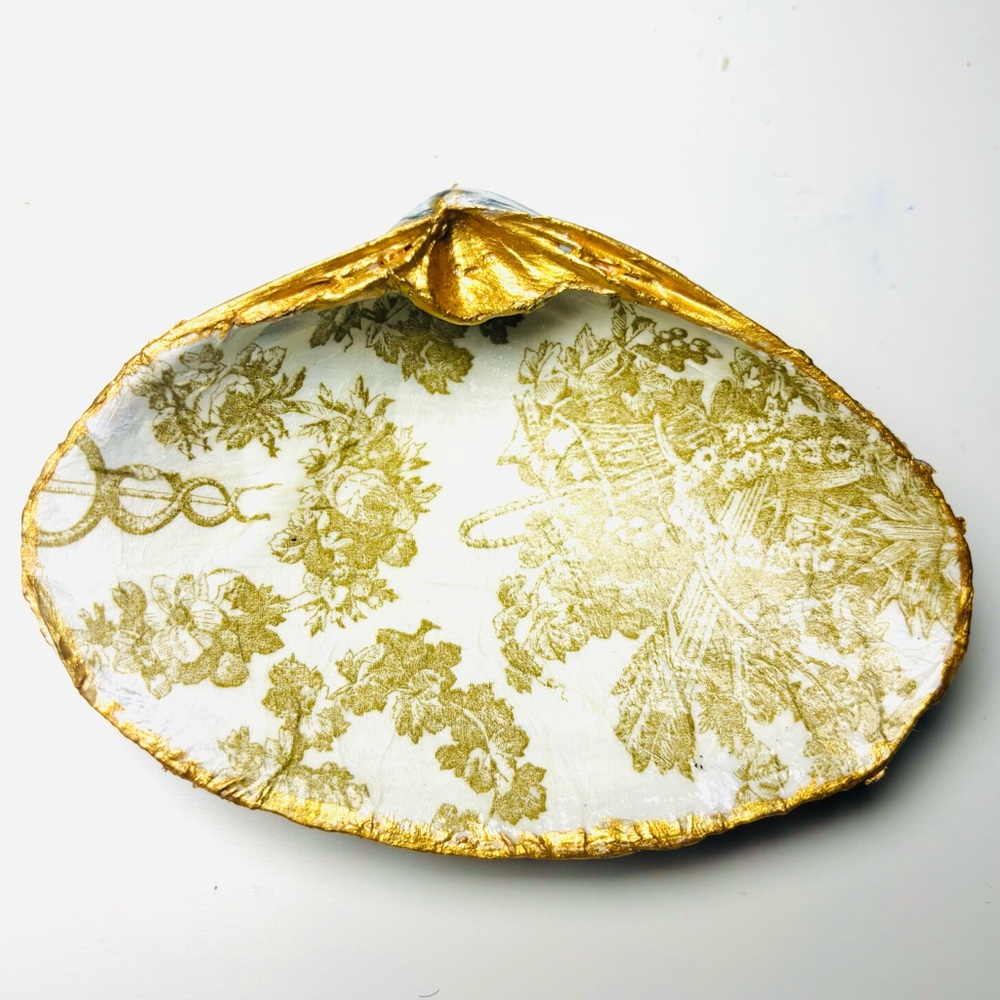 Handcrafted Clam Shell Ring Dish W/ Gold Botanical Decoupage Design - Picture 2 of 3
